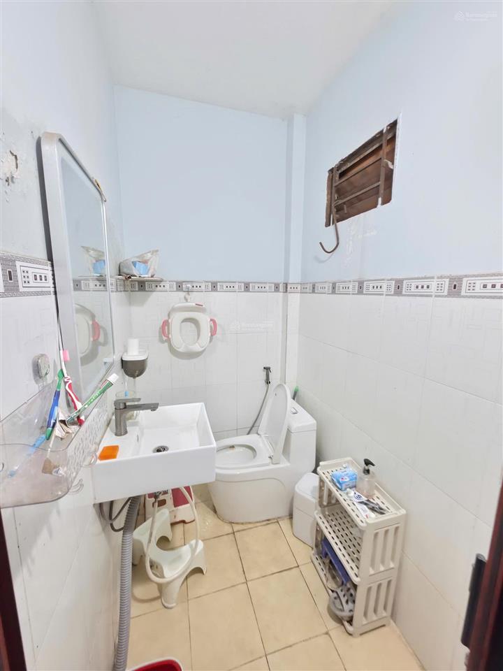 Chỉ hơn 1 tỷ sở hữu ngay nhà 1 trệt 1 lầu trung tâm tp. dĩ an