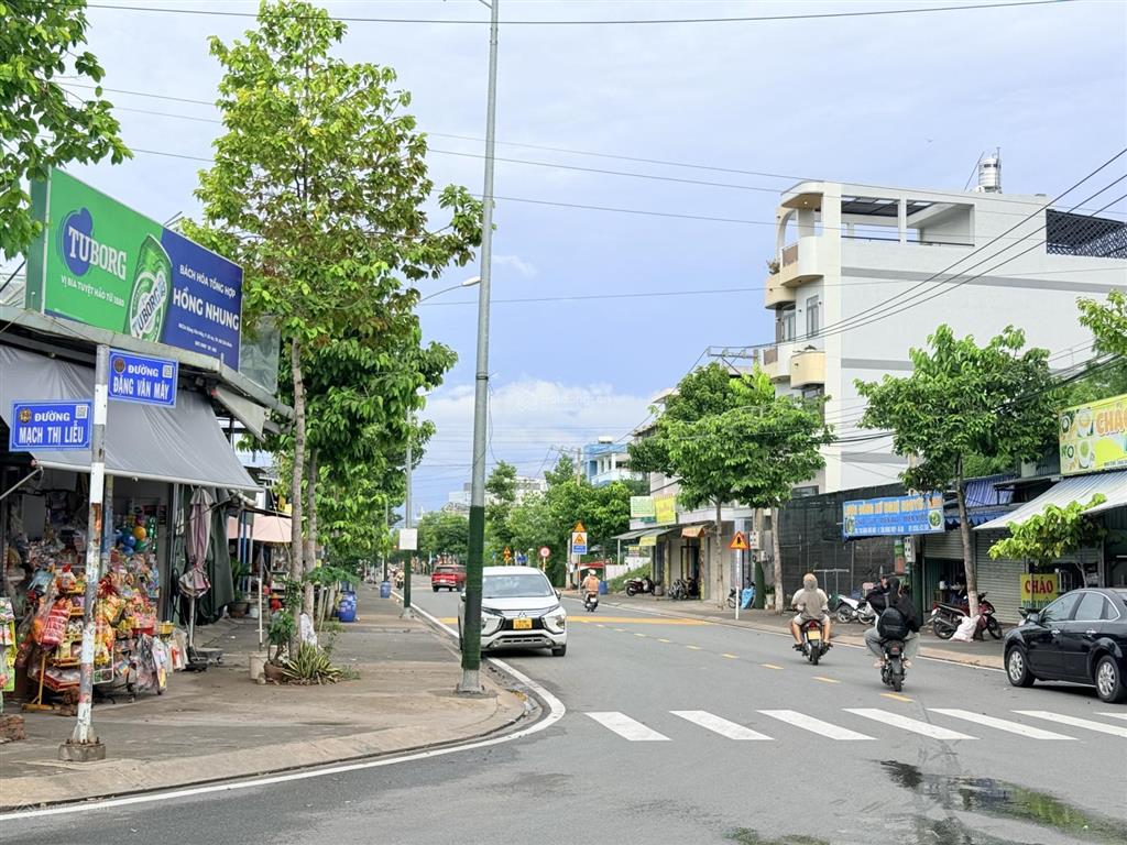 Chỉ hơn 1 tỷ sở hữu ngay nhà 1 trệt 1 lầu trung tâm tp. dĩ an