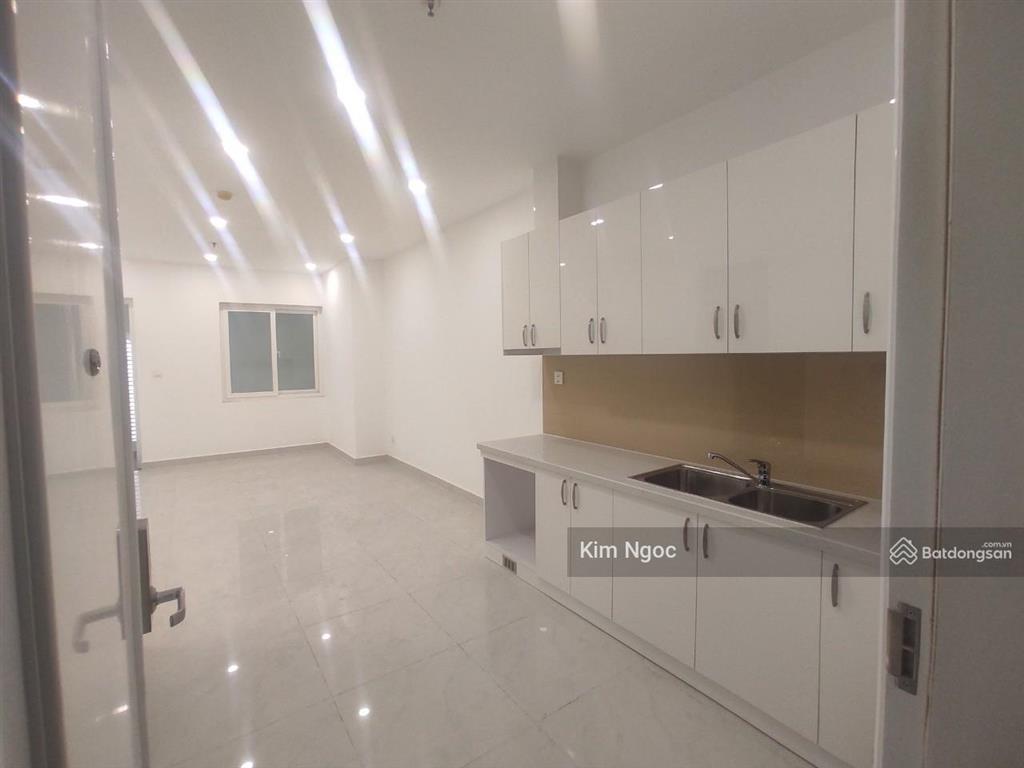 Studio saigon mia  cho thuê giá 8tr/tháng, sẵn rèm, máy lạnh. gọi em ngọc 0979 191 ***