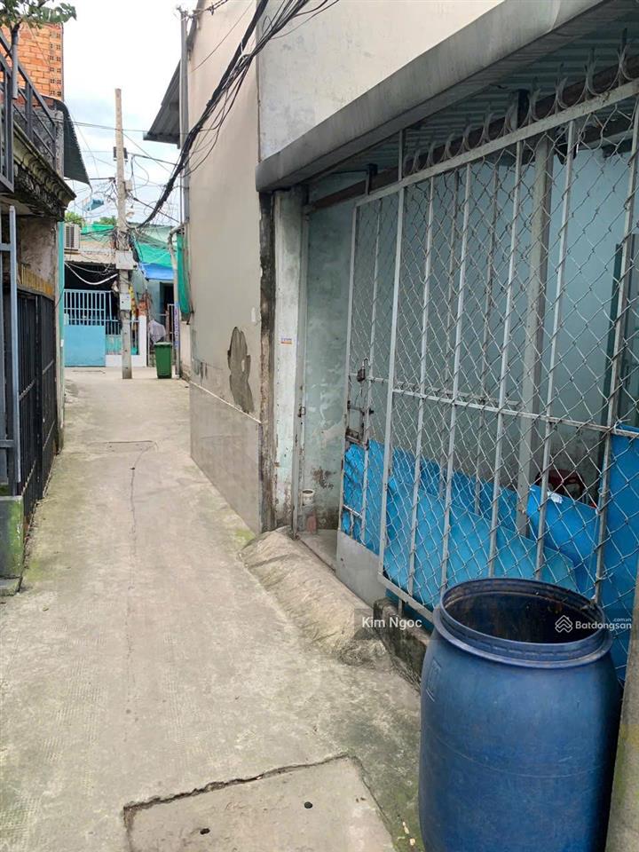 Chính chủ cần bán nhà cấp 4 sổ riêng bình chiểu, thủ đức giá tốt  0979 191 ***