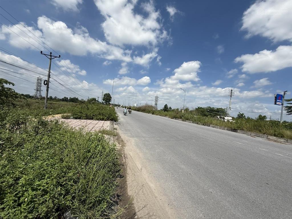 Bán 26.000m2 đất tmdv vòng xoay yên mỹ, hưng yên