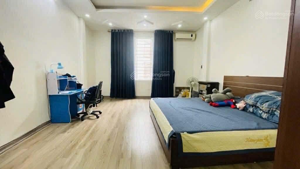 Phố minh khai  hơn 6 tỷ  diện tích 30m2 *6 tầng  nhà còn mới về ở ngay  ba gác đỗ cửa