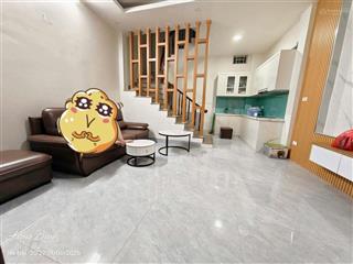 Phố minh khai  hơn 6 tỷ  diện tích 30m2 *6 tầng  nhà còn mới về ở ngay  ba gác đỗ cửa