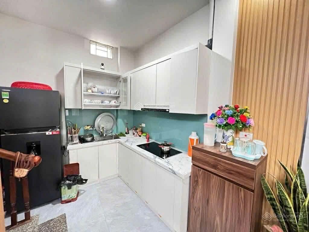 Phố minh khai  hơn 6 tỷ  diện tích 30m2 *6 tầng  nhà còn mới về ở ngay  ba gác đỗ cửa