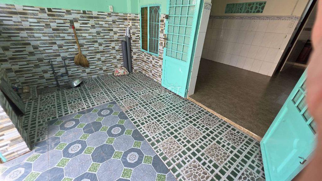 NHÀ ĐẸP QUẬN 12 – ĐƯỜNG 5M, Ô TÔ ĐỖ CỬA – SỔ HỒNG RIÊNG!