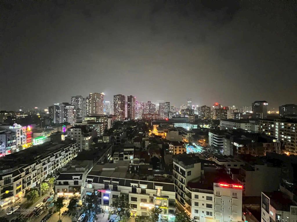 Bán nhanh căn hộ giá thực không chào ảo báo ảo 108m2 mipec xuân thủy ban công đông nam giá 12 tỷ