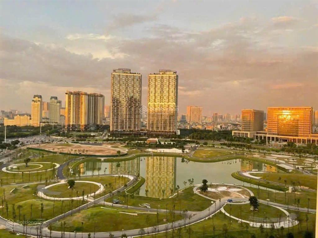Chính chủ bán căn hộ 114m2 3pn2vs view trực diện hồ căn góc tầng trung full đồ giá 11, tỷ có sổ sẵn