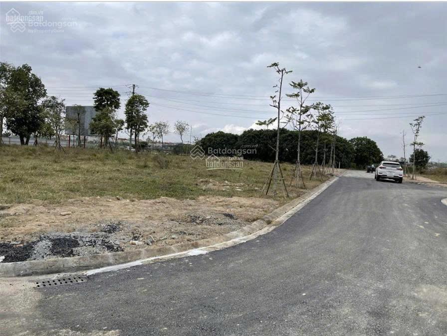 Chính chủ cần chuyển nhượng lô đất biệt thự kđt minh giang đầm và view vườn hoa, gần cầu thăng long