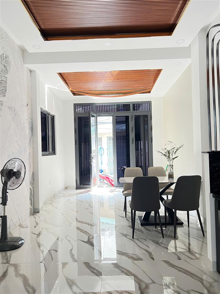 Nhà góc mới 4 tầng ngay chợ Rạch Ông hẻm 198 đường Dương Bá Trạc P2Q8. Giá: 7.6 tỷ