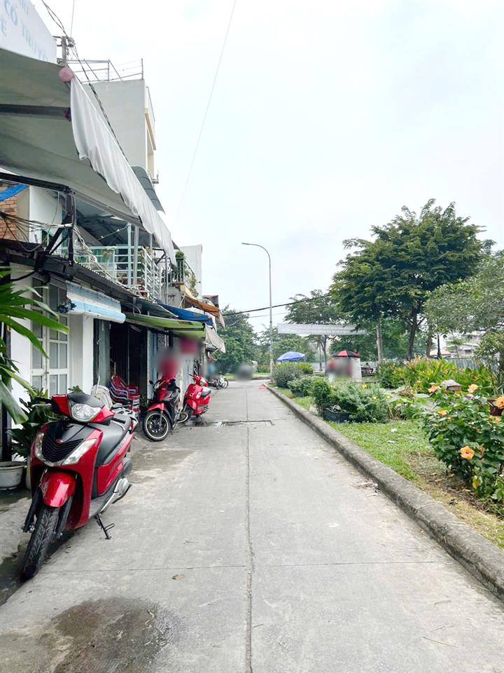 Nhà mới 4 tầng mặt tiền đường Ụ Cây P10 Q8. Giá: 5.39 tỷ