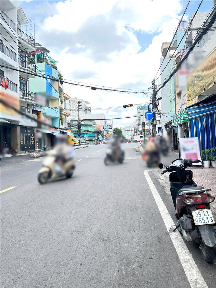 Nhà 3 tầng mặt tiền Hưng Phú P10Q8. Giá: 10.7 tỷ