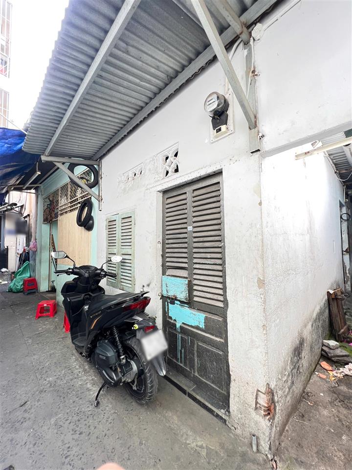 Nhà cấp 4 (3.2x13.5m) nở hậu hẻm cụt đường Phạm Hùng P4Q8. Giá: 3 tỷ