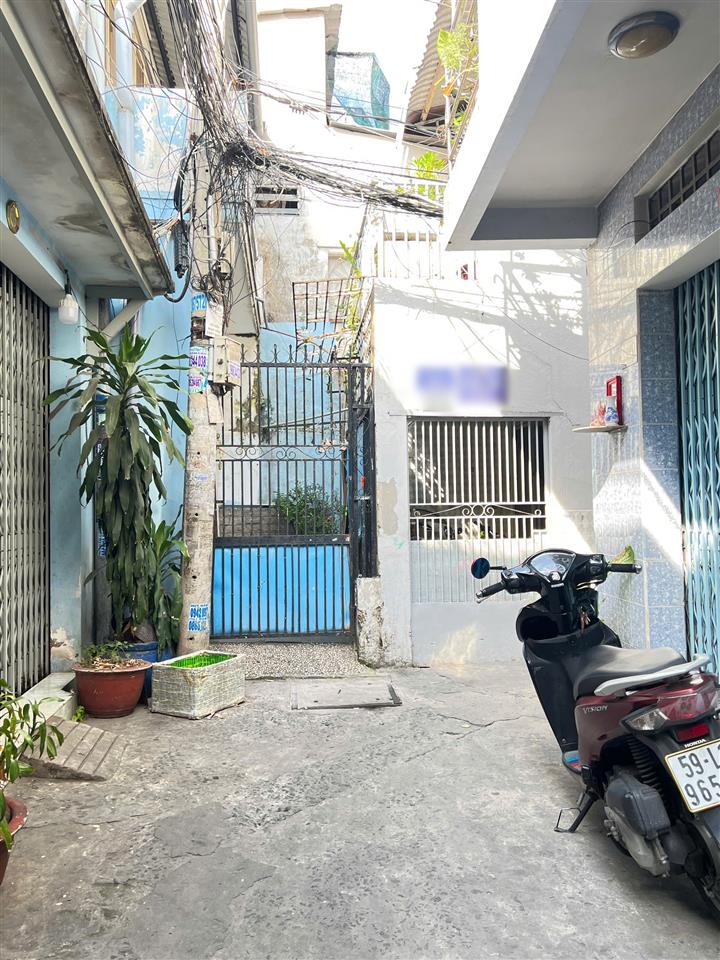Nhà cấp 4 (3.2x13.5m) nở hậu hẻm cụt đường Phạm Hùng P4Q8. Giá: 3 tỷ