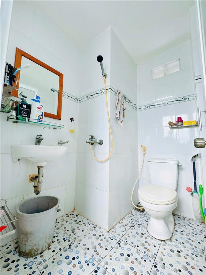 Nhà góc 6 tầng hẻm thông đường Hoài Thanh P14Q8. Giá: 4.48 tỷ
