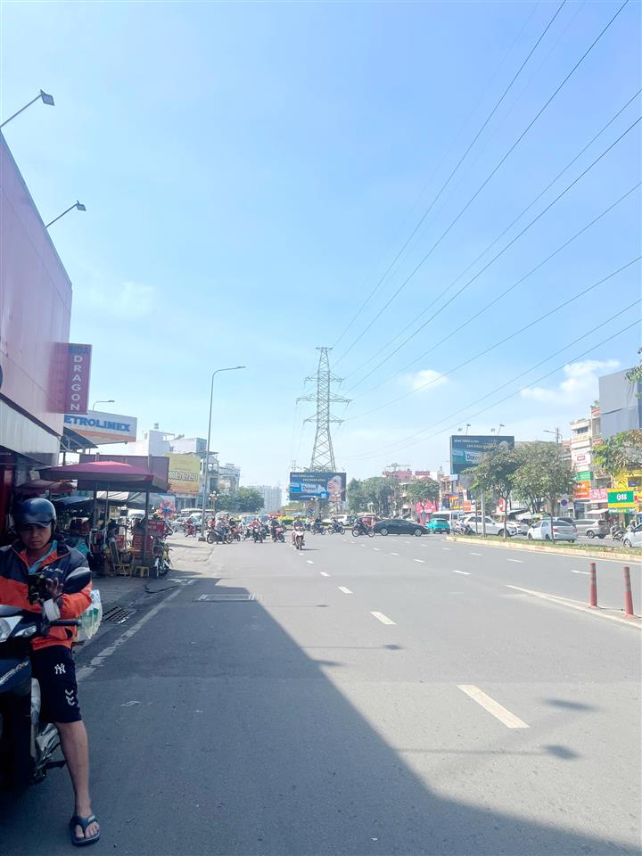 Bán tài sản cá nhân (880m2) 2 mặt tiền đường Hậu Giang-Hồng Bàng Phường 12 Quận 6. Giá: