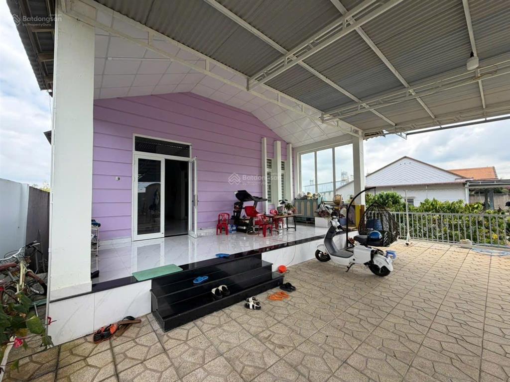 Hạ từ 5tỷ xuống còn có 3tỷ9, gia chủ gửi bán nhà mặt tiền nguyễn thái bình  cách chợ chỉ 300m