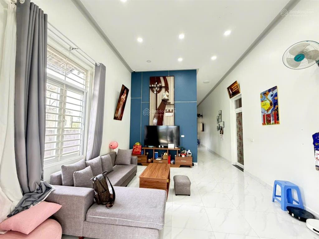Hạ từ 5tỷ xuống còn có 3tỷ9, gia chủ gửi bán nhà mặt tiền nguyễn thái bình  cách chợ chỉ 300m