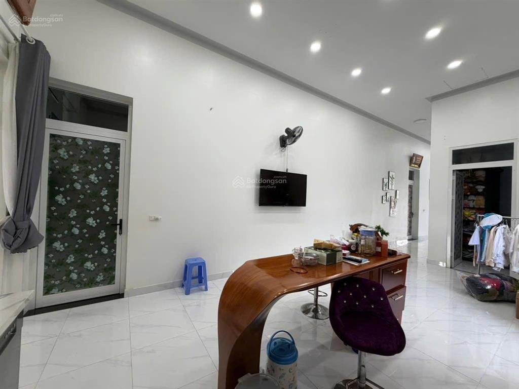 Hạ từ 5tỷ xuống còn có 3tỷ9, gia chủ gửi bán nhà mặt tiền nguyễn thái bình  cách chợ chỉ 300m