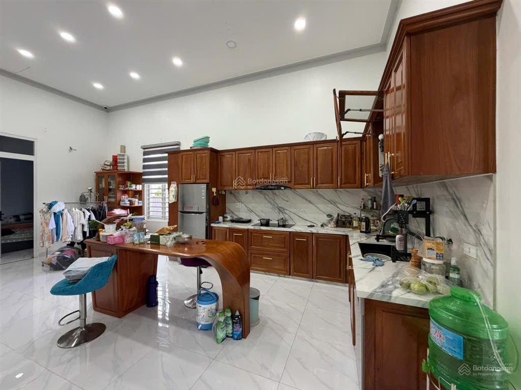Hạ từ 5tỷ xuống còn có 3tỷ9, gia chủ gửi bán nhà mặt tiền nguyễn thái bình  cách chợ chỉ 300m