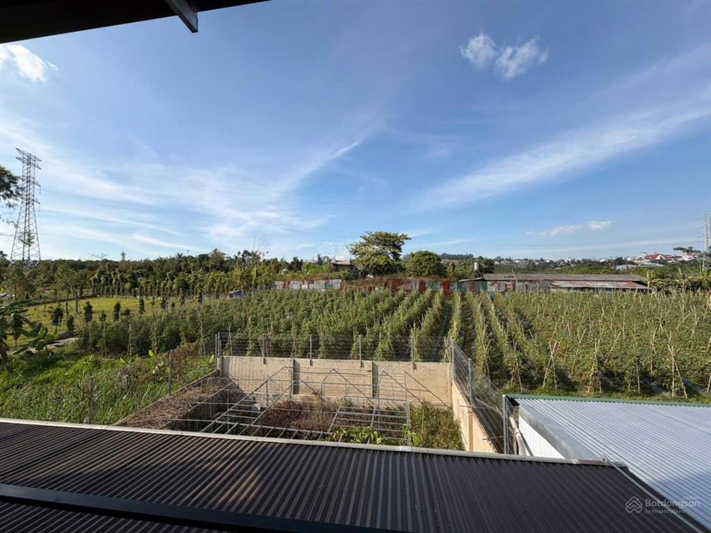 Nhà vườn nghỉ dưỡng  view núi đại bình 10mx33.7m sẵn 200m2 thổ cư