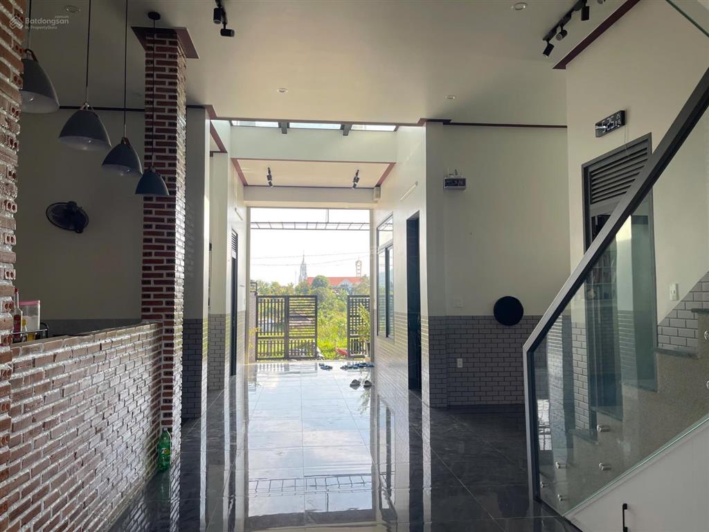 Nhà vườn nghỉ dưỡng  view núi đại bình 10mx33.7m sẵn 200m2 thổ cư