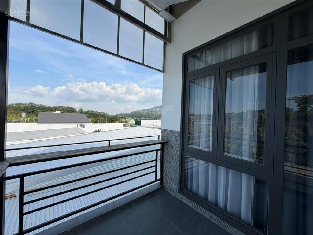 Nhà vườn nghỉ dưỡng  view núi đại bình 10mx33.7m sẵn 200m2 thổ cư