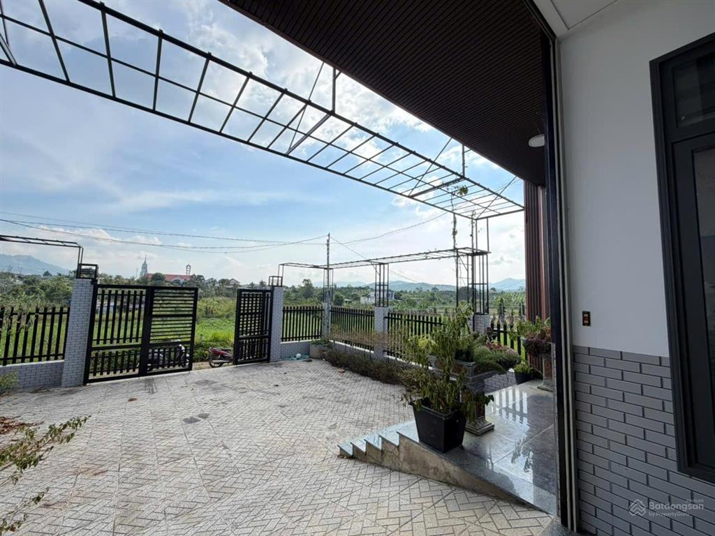 Nhà vườn nghỉ dưỡng  view núi đại bình 10mx33.7m sẵn 200m2 thổ cư
