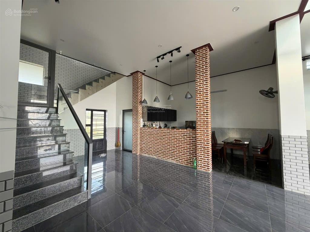 Nhà vườn nghỉ dưỡng  view núi đại bình 10mx33.7m sẵn 200m2 thổ cư