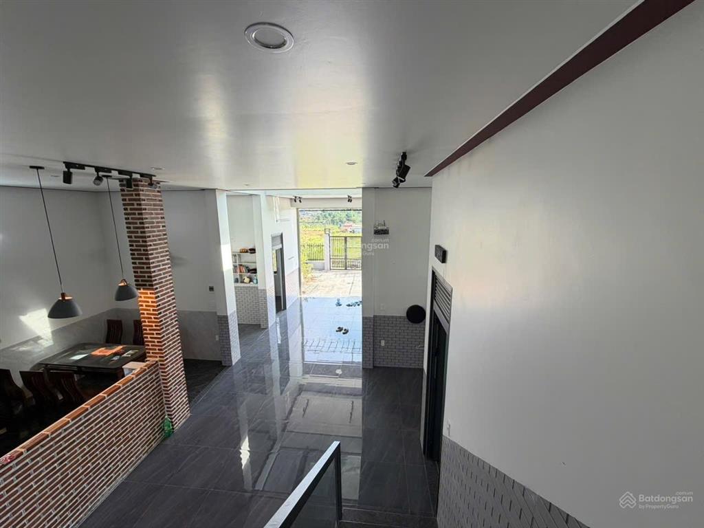 Nhà vườn nghỉ dưỡng  view núi đại bình 10mx33.7m sẵn 200m2 thổ cư