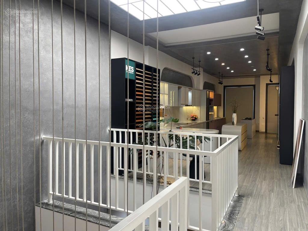 Nhà mặt tiền kinh doanh ql20, đã hoàn công, ngay đèn xanh đèn đỏ, thiết kế hiện đại