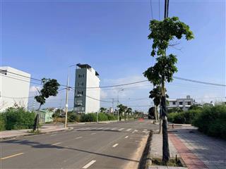Bán lô mặt tiền lê sỹ block b139 lô 4 giá 8,5 tỷ sổ ngay