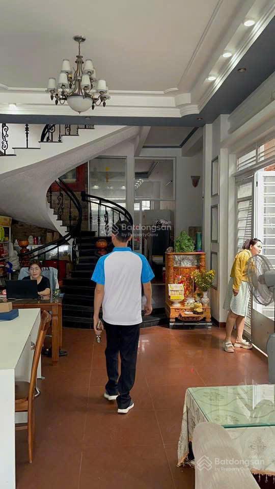 Bán nhà nguyên căn 5 tầng. vị trí đắc địa phan đăng lưu, ngay bệnh viện mắt đà nẵng