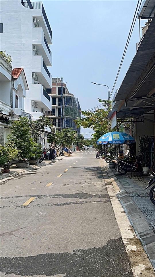 Bán nhà villas gần biển đường sơn thủy 8, ngũ hành sơn, hướng đông nam có 5 phòng ngủ