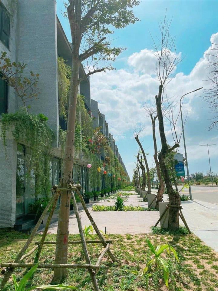 Bán 1 căn shophouse kinh doanh casamia hội an ngay cổng vào sổ ngay