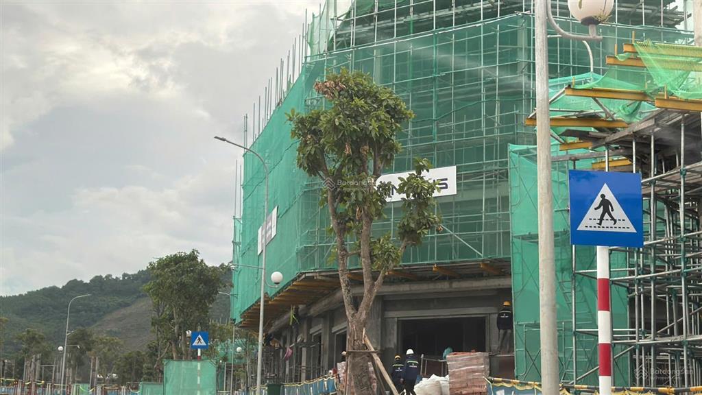 Bán căn góc đại lộ hải vân dt 137m2 trục chính vinhomes hải vân bay giá 14,7