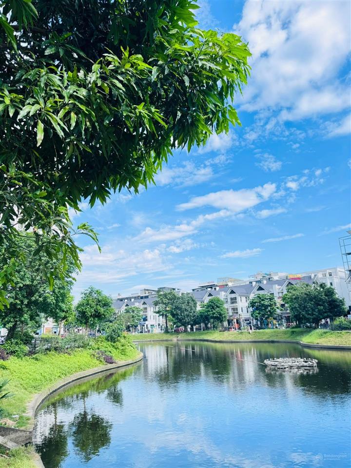 Chủ đổi nhà mới cần bán nhanh 65m 2n2vs sẵn sổ, đầy đủ cả nội thất và điện tử. chỉ 5,5 tỷ bp