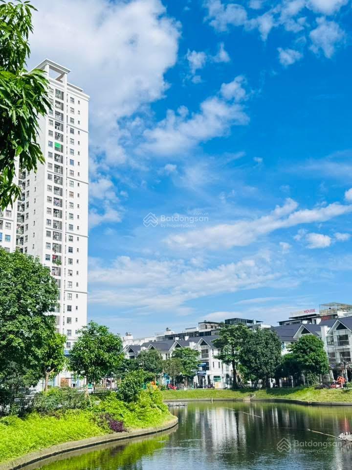 Chủ đổi nhà mới cần bán nhanh 65m 2n2vs sẵn sổ, đầy đủ cả nội thất và điện tử. chỉ 5,5 tỷ bp