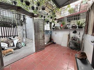 Bán nhà căn góc 2 mặt ngõ nguyễn tường loan. nhà 2 tầng sân cổng dt 49,8 m2, tiện ích full