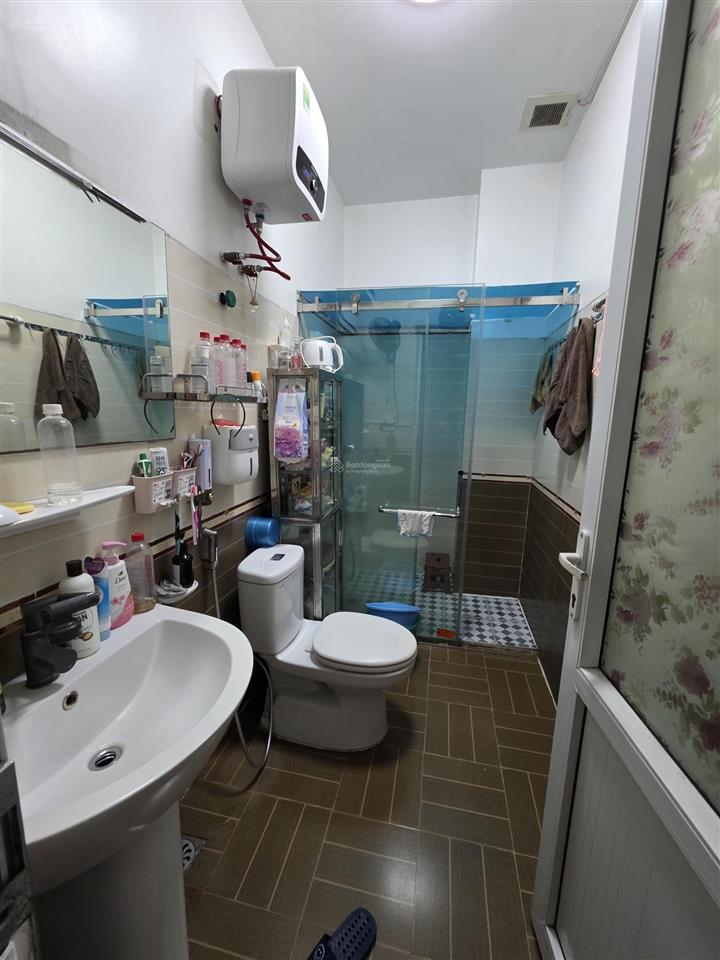 Bán nhà 4 tầng mặt ngõ đường đà nẵng thông vườn mơ, ô tô tránh nhau cất trong sân. diện tích 101m2