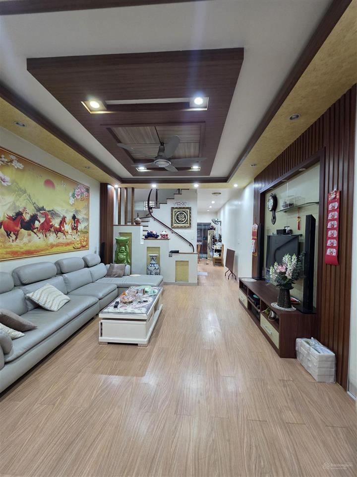 Bán nhà 4 tầng mặt ngõ đường đà nẵng thông vườn mơ, ô tô tránh nhau cất trong sân. diện tích 101m2