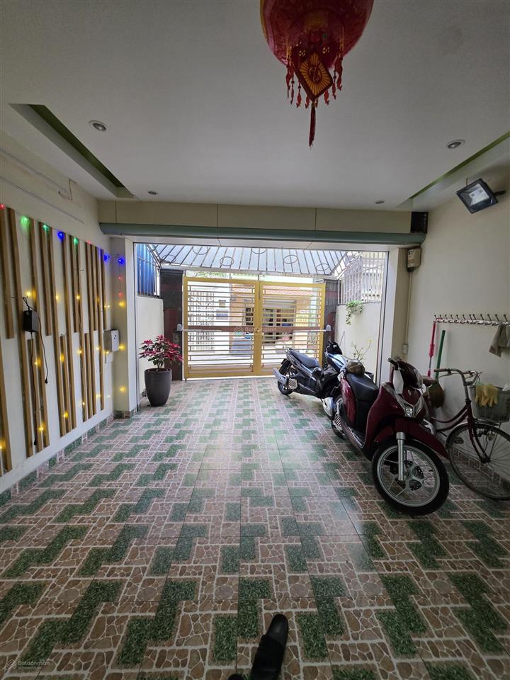 Bán nhà 4 tầng mặt ngõ đường đà nẵng thông vườn mơ, ô tô tránh nhau cất trong sân. diện tích 101m2