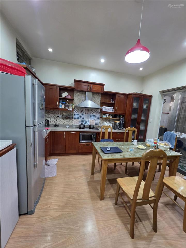 Bán nhà 4 tầng mặt ngõ đường đà nẵng thông vườn mơ, ô tô tránh nhau cất trong sân. diện tích 101m2