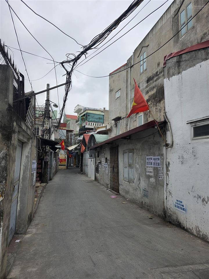 Gia đình cần bán đất tặng nhà cấp 4 trần nguyên hãn. sẵn 2 gian trọ đang cho thuê. diện tích 72m2