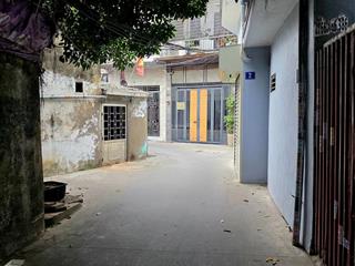 Gia đình cần bán đất tặng nhà cấp 4 trần nguyên hãn. sẵn 2 gian trọ đang cho thuê. diện tích 72m2