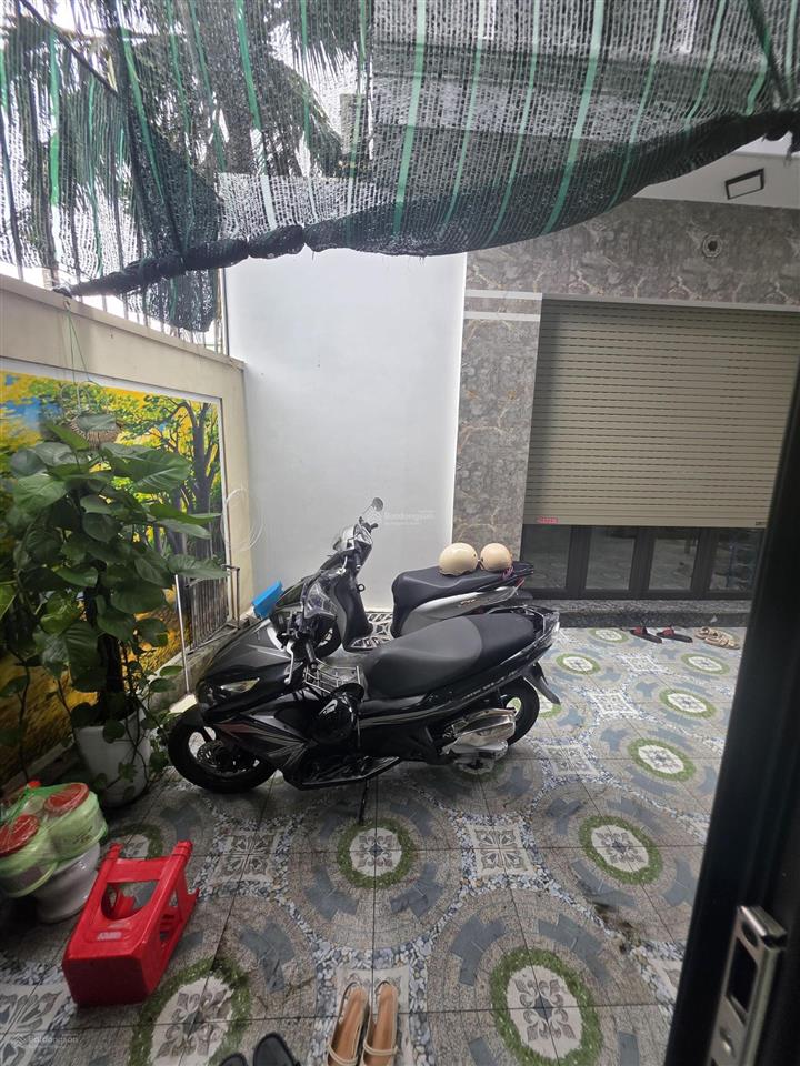 Chủ nhà chuyển căn rộng hơn, cần bán nhà 3 tầng trung tâm đồng hòa, ô tô đỗ cửa, để lại nội thất.