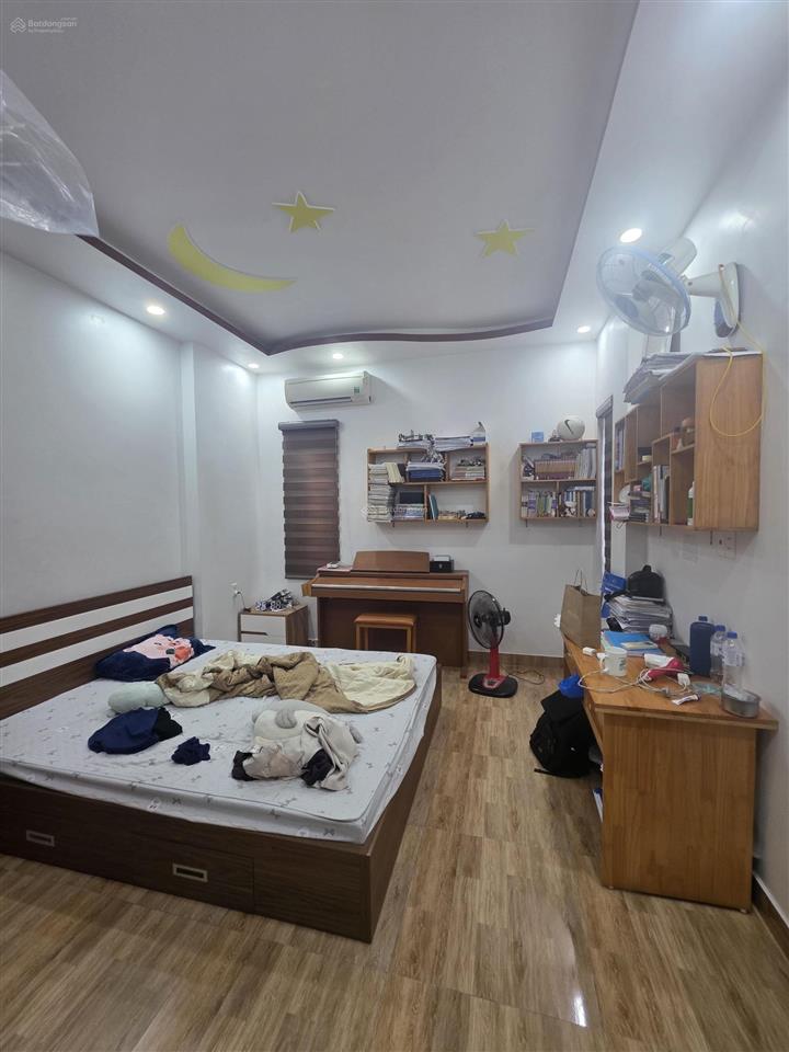 Chủ nhà chuyển căn rộng hơn, cần bán nhà 3 tầng trung tâm đồng hòa, ô tô đỗ cửa, để lại nội thất.