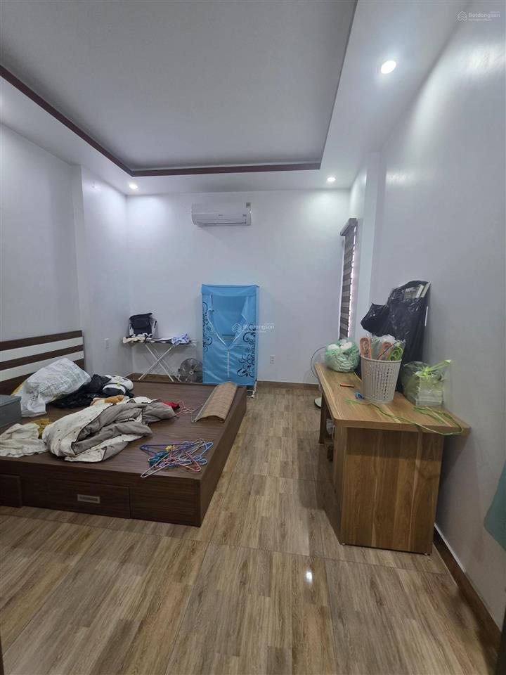 Chủ nhà chuyển căn rộng hơn, cần bán nhà 3 tầng trung tâm đồng hòa, ô tô đỗ cửa, để lại nội thất.