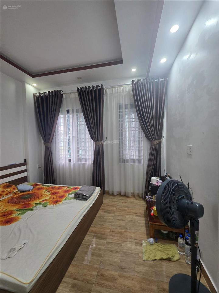 Chủ nhà chuyển căn rộng hơn, cần bán nhà 3 tầng trung tâm đồng hòa, ô tô đỗ cửa, để lại nội thất.