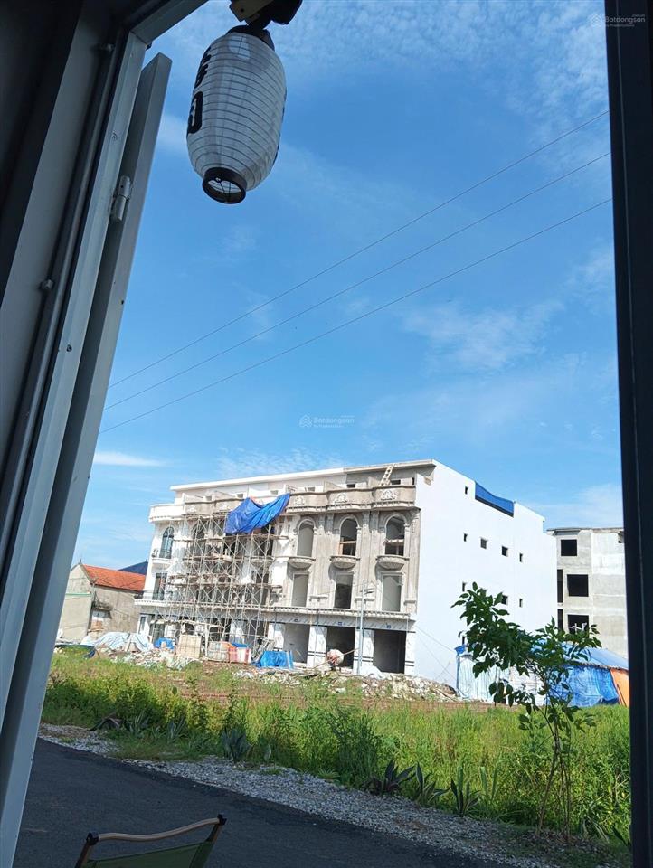 Giá quá đẹp cho căn nhà lô góc vừa kinh doanh vừa ở, ô tô đỗ cửa ngày đêm, tăng full nội thất.