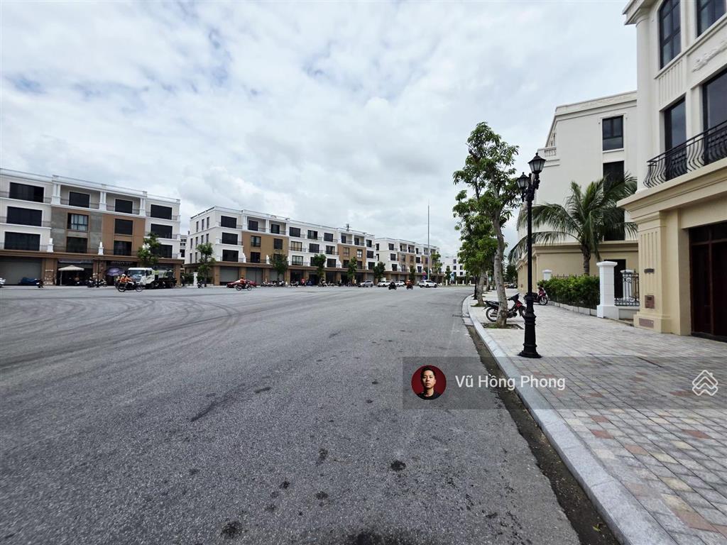 Vinhomes royal island. chào bán căn qt  03 shop house liền kề phân khu quý tộc. mặt đường hơn 50m